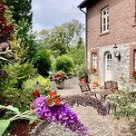 Haus Berggarten Апартаменты *